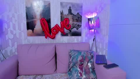 Snapshot of laramurphy chatting on February 11, 7:16 pm Lara Murphy online show from February 11, 7:16 pm