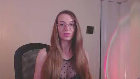 larawintersxxx online show from June 1, 8:54 pm