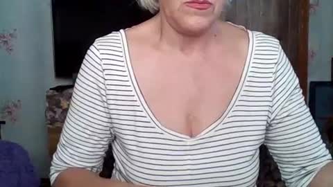 larisaq4ugo24 online show from July 13, 7:42 am