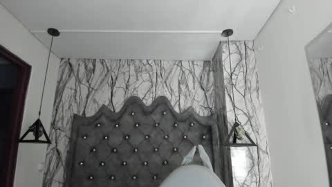Snapshot of larissa01_ chatting on March 1, 2:48 am Lari online show from March 1, 2:48 am