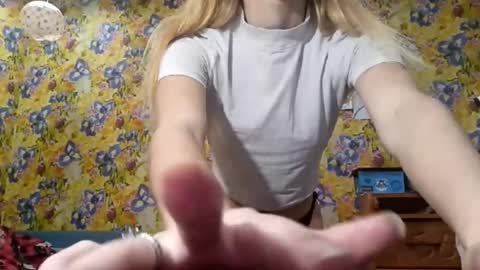 Amelia online show from October 10, 4:45 pm