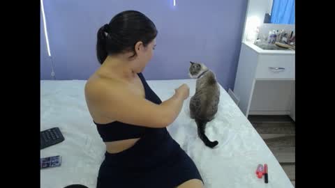 lau_zimmerman19 online show from March 5, 4:14 pm