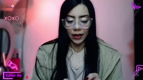 Snapshot of laujgray chatting on October 13, 3:42 am laujgray online show from October 13, 3:42 am