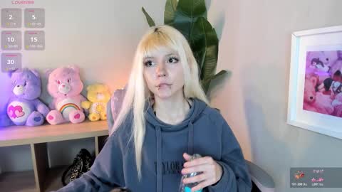 laukyubey1 online show from January 9, 8:46 pm