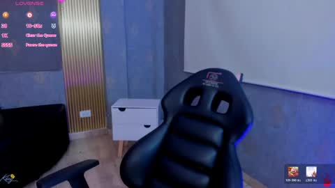 laulin_tay online show from May 26, 3:39 am