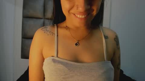 laura__js_ online show from September 15, 12:24 pm