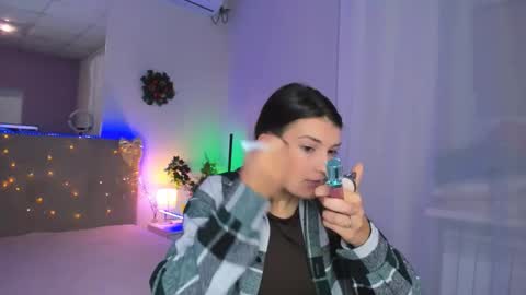 Laura online show from December 23, 6:28 am