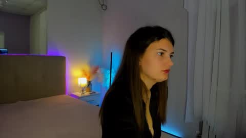 Snapshot of laura__leee chatting on October 11, 6:07 am Laura online show from October 11, 6:07 am