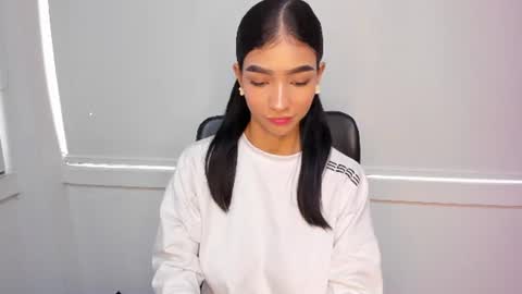 Laura online show from July 5, 12:44 pm