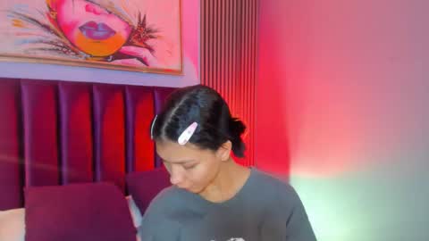 Laura online show from November 18, 12:39 pm