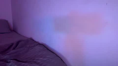 laura online show from March 27, 2:35 am