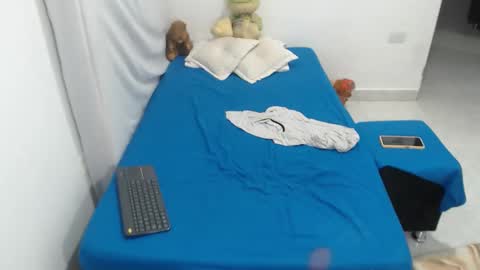 laura_foxx2379 online show from January 10, 1:32 am