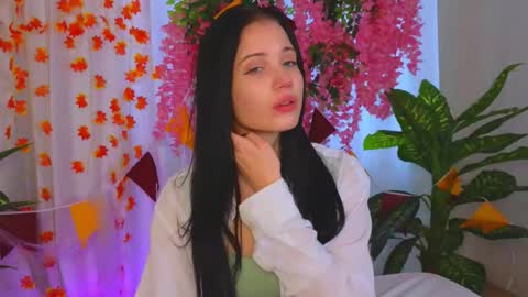 laura online show from November 10, 7:47 am