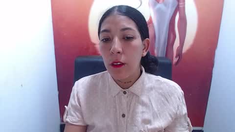  Laura  online show from January 10, 5:17 pm