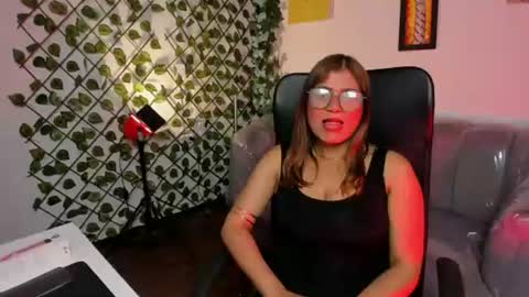 laura_marttin online show from July 25, 2:51 am