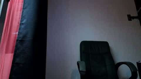 Laura Rose online show from July 10, 8:31 pm