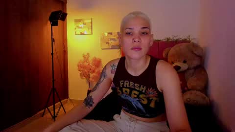 Laura Rose online show from April 21, 1:42 am