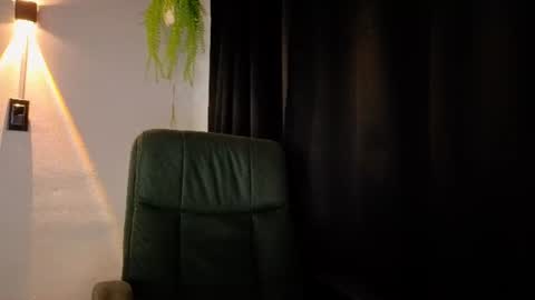 Laura Rose online show from July 14, 8:13 pm