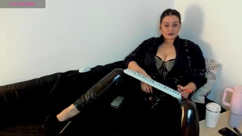 Laura online show from February 15, 7:13 pm