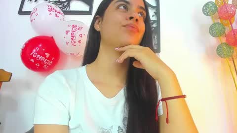 LAURA SOE online show from February 14, 3:36 pm