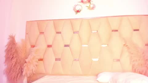 lauraaluccii online show from January 13, 12:35 pm