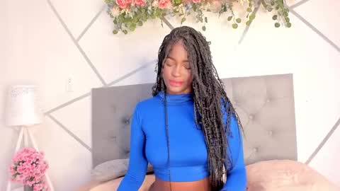 lauraaluccii online show from March 1, 12:34 pm