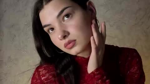 Laura online show from December 15, 11:26 am