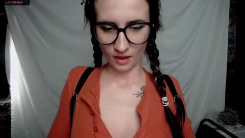 Snapshot of lauradre_ chatting on January 23, 8:46 am Laura online show from January 23, 8:46 am