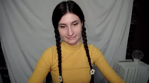 Snapshot of lauradre_ chatting on February 16, 8:43 am Laura online show from February 16, 8:43 am