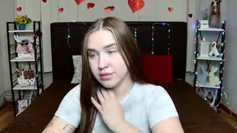 LauraHlot online show from July 18, 5:59 pm