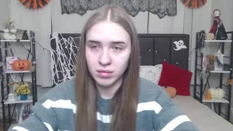 LauraHlot online show from October 24, 5:42 pm