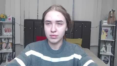 LauraHlot online show from September 29, 5:56 am