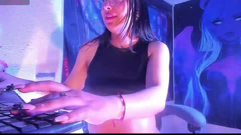 lauraohana online show from January 19, 11:50 am