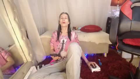 Laura Sofia online show from June 22, 2:14 pm