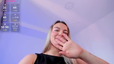 Lauren online show from July 27, 8:50 pm