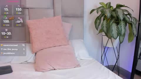 laurenn_smitth online show from October 3, 6:13 pm