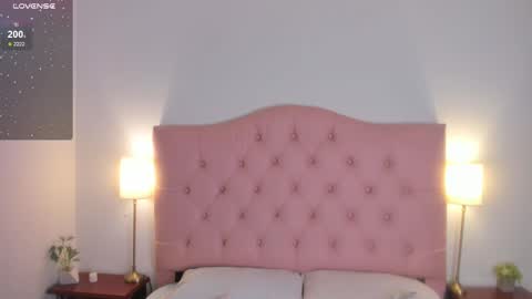 laurenn_smitth online show from February 17, 12:38 pm