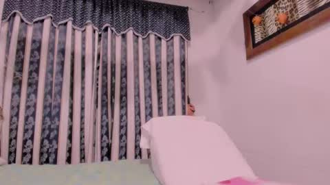 Lauu G online show from October 14, 9:56 am