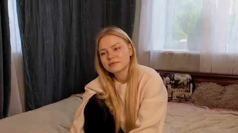Hi Im Leila online show from May 28, 1:58 am