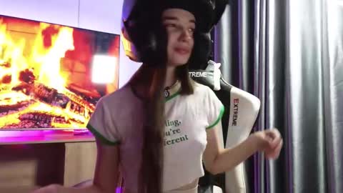 Anna online show from November 6, 3:23 am