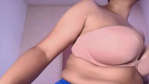 Lay Madison  online show from November 2, 7:17 pm