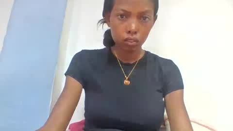 layah157855 online show from July 15, 1:38 pm