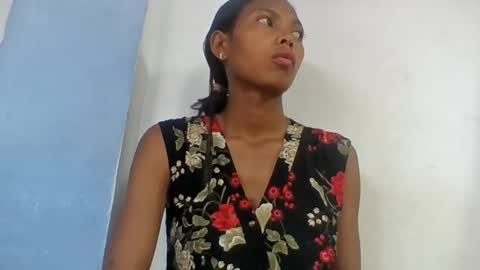 layah157855 online show from July 28, 6:00 am