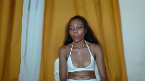 layannek online show from January 31, 7:12 pm