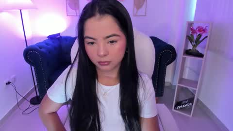 Layla Breezee online show from March 14, 11:44 am