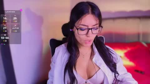 Layla online show from February 17, 6:17 pm