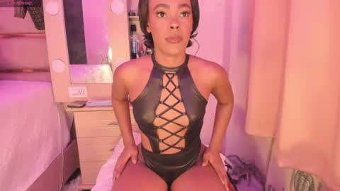 LAYLA online show from June 17, 7:26 pm
