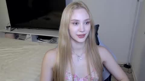 LaylaPretty001 online show from March 9, 5:32 am
