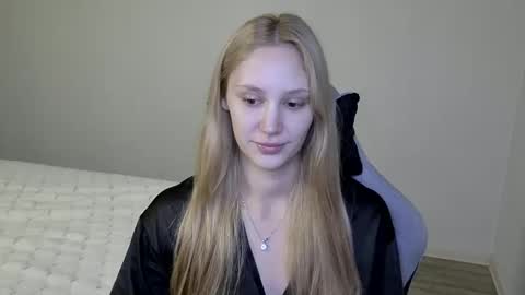 LaylaPretty001 online show from November 16, 1:33 pm