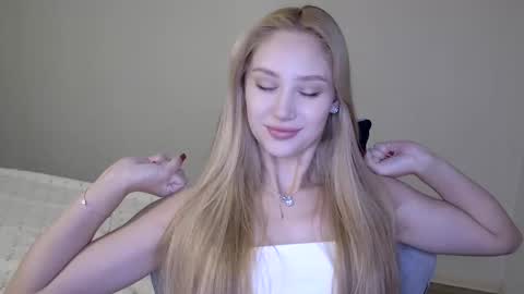 LaylaPretty001 online show from December 15, 5:23 am